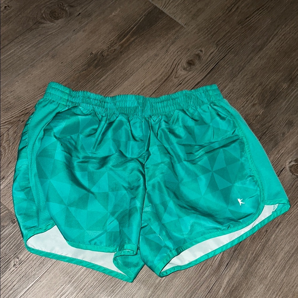 Green Athletic Shorts with Elastic Waistband and Lightweight Fabric